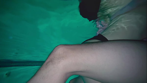 Step sister rubbed her pussy on the dick and could not contain her excitement