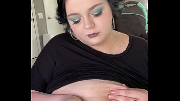 bbw plays with fat titties and breast milk