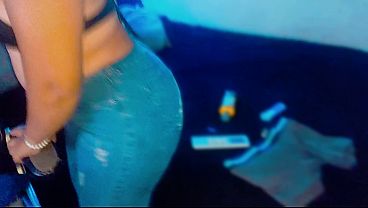 Lil Midget Giantess Booty
