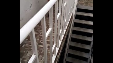 Mi vecina me convense de tener sexo con ella