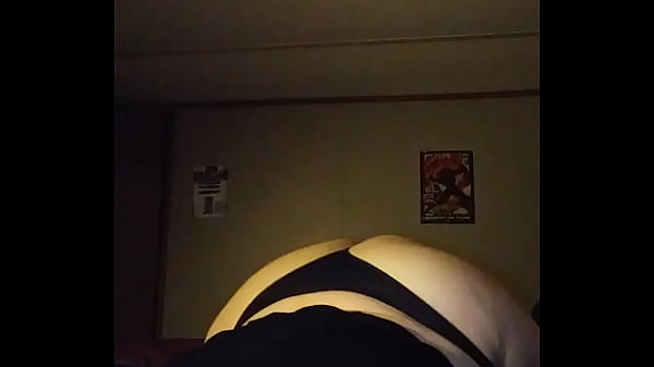 thumb booty shake