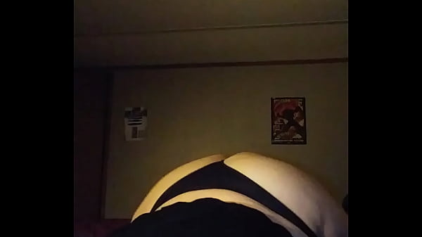 thumb booty shake