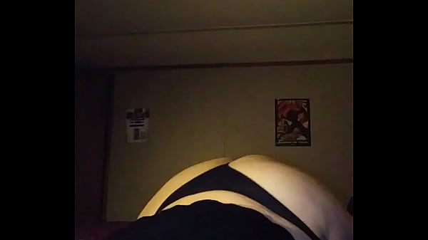 thumb booty shake