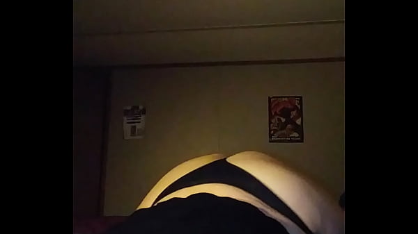 thumb booty shake