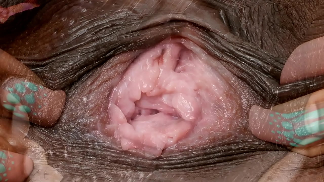 Интимные места крупным планом
