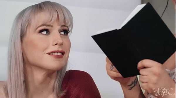 Download Video - &lpar;Khloe Kay&rpar; Tells &lpar;Lianna Lawson&rpar; A Bedtime Story On How She Fell Inlove With Her - Trans Angels