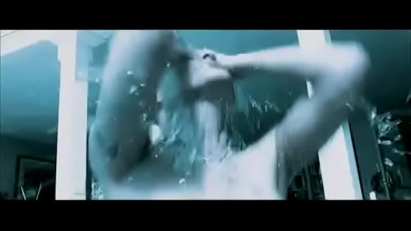Cindy Has Hardcore Sex in the Jacuzzi Tub with Her Boyfriend