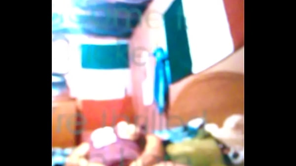 ShelbyBoxer plays in n pussy