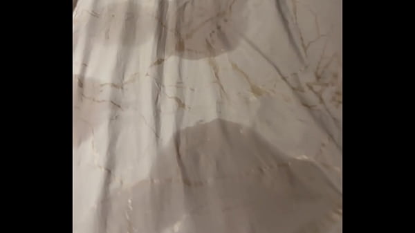 Extrait / Vid&eacute;o N&bull;50- BAISE DANS LA CUISINE  SQUIRT DANS LE LIT ...