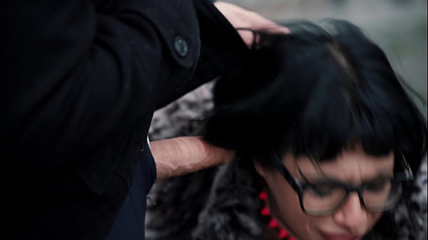 Clash of Pimps - (Film „Clash of Pimps“ – EPISODE 2/6) – Die Straßenschlampe Candy Scott wird dominiert und angepisst