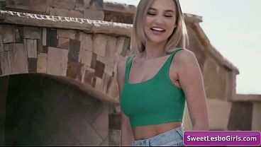 sweetlesbogirls.com (& SweetHeart Video) presents: Blake Blossom & Madison Wilde in Kissing Her
