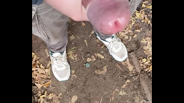 Sperma In Der Öffentlichkeit (Handjob)