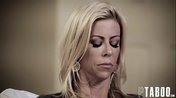 Download Video - Alexis Fawx&comma; Arya Fae In The Perfect Stepson