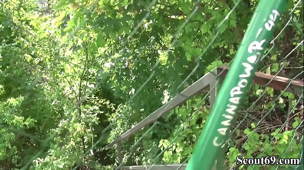 Download Video - GERMAN SCOUT - Tattoo Bitch Jarushka Ross mit MEGA Natur Titten outdoor ohne Gummi in Berlin gefickt