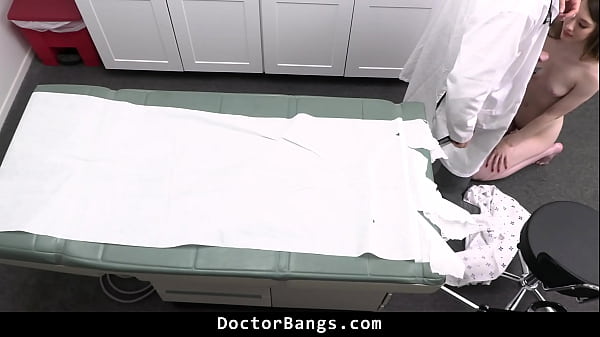 Teen Begs the Doctor to Keep Her Test Results Confidential - Doctorbangs
