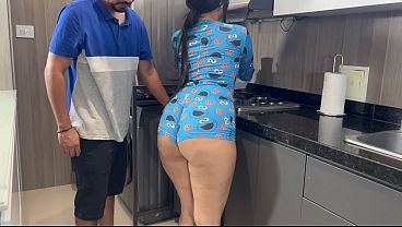 Download Video - I seduce the plumber in my pajamas because my husband doesn't fuck me every day - Mia Montielth