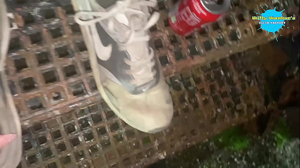 Download Video - Crazy street girl compilation &lpar;Cracky&rpar;