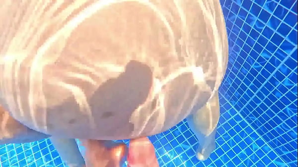 I CATCH A STRANGER WITH A HUGE ASS IN THE POOL AND PUNCH MY DICK STRAIGHT IN HER PUSSY
