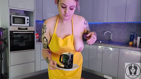 CHUBBY WAITRESS MASTURBATES IN THE KITCHEN WEARING AN APRON