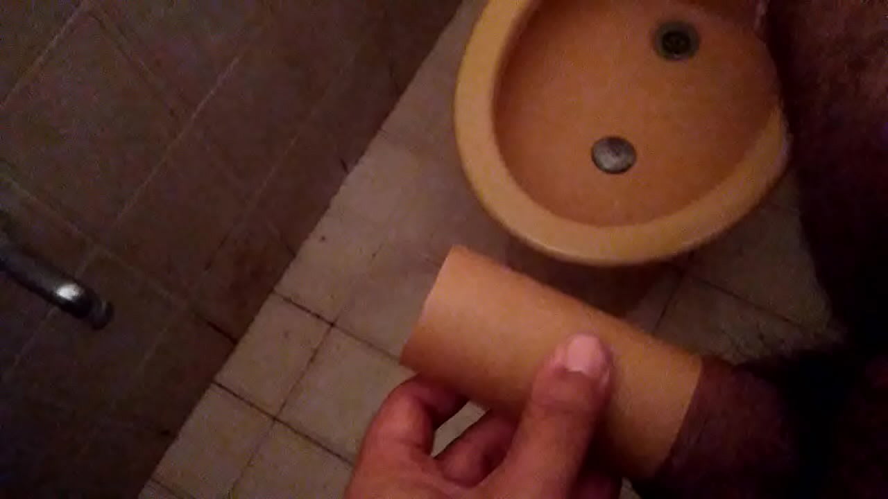 No me entra la chota en el rollo de papel
                   paja gorda pija soloboy muchos negros