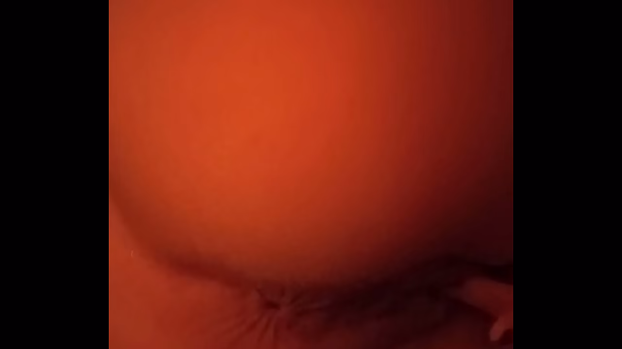 Toc&aacute_ndome con la colita reci&eacute_n cogida