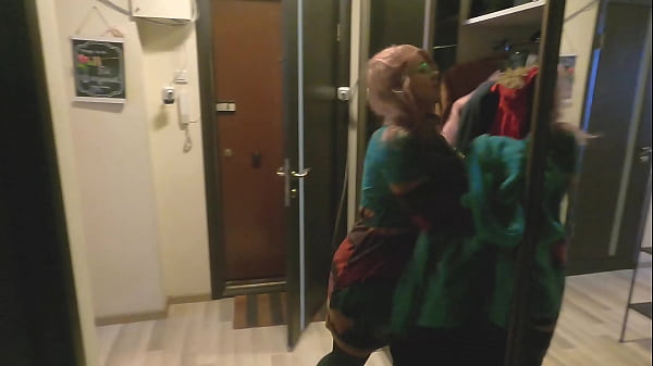 fat ass blonde sucks off in the bathroom