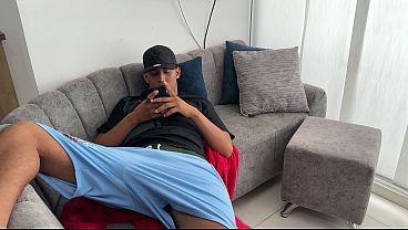 Mi peque&ntilde;o mejor amigo se hace pasar por gay para terminar follandose a la culona de mi prometida termina en SEXO REAL CASERO