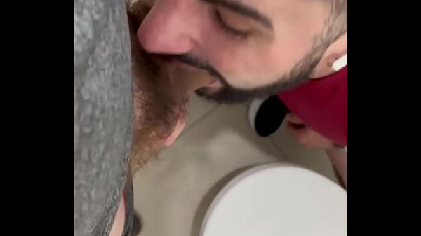 BANHEIR&Atilde;O COM DESCONHECIDOS. - COMPLETO