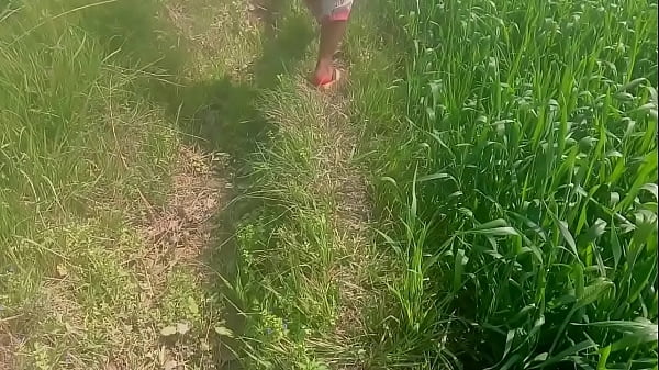 Everbest Indian Desi Aunty Enjoy Sex Outdoor Wi...