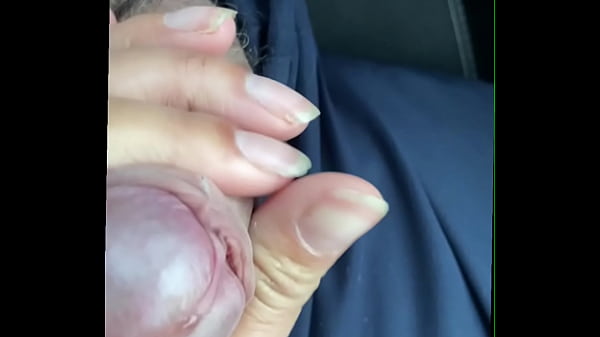 Il A Sorti Ma Bite Et Caressé La Voiture
