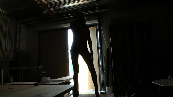 むっちりお尻が股間にピタッ！！じゃれて腰を動かす度に膨らむチ◯コに気付いた彼女はエッチな腰使いで僕を誘惑し&hellip;　バレそうな状況でドエロいお尻をグリグリ押し付けてきてフル勃起不可避！【パート2】