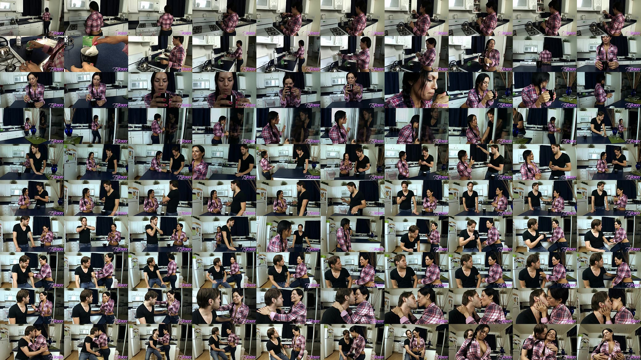 Latina TS Foxxy Seduces Stranger And Makes Out Before Sex 预览图