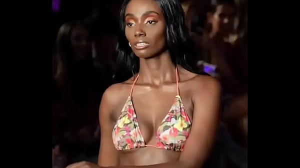model ass ebony
