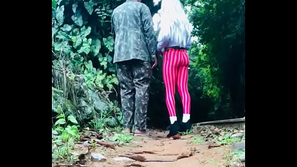 GUIA TUR&Iacute;STICO COLOCA TURISTA PARA CHUPAR NO PA...