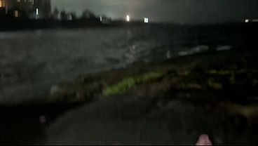 Young girl left her boyfriend on the beach to give him a blowjob behind the Arpoador rock.