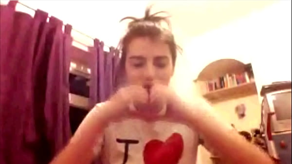 thumb cheating chloe