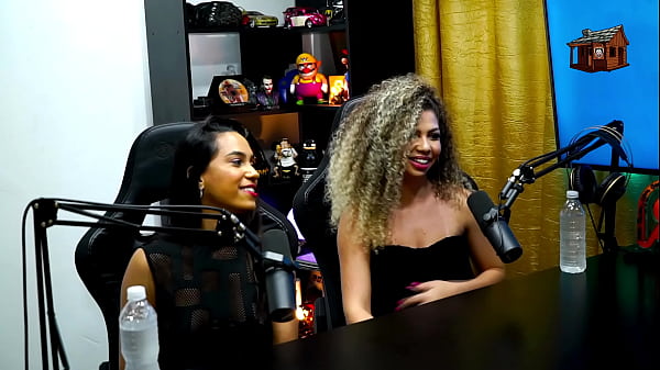 Dani Motta shows off her natural breasts, the presenter got horny - Full Podcast on SHEER/RED