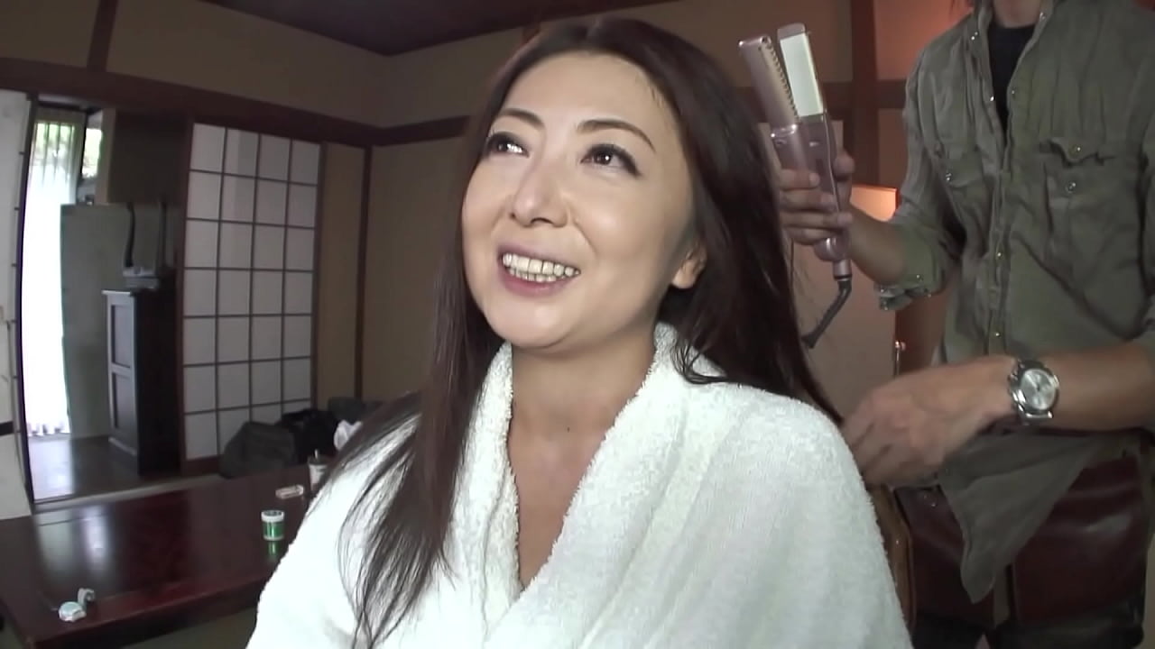 The Squirting Queen - Hermosa esposa madura japonesa está haciendo su primer video para adultos
                      facial creampie mature chubby wet curvy threesome squirt busty asian big ass pussy squirting japanese cum on face japan cougar jav hitachi pussy fingering cum inside muchos negros
