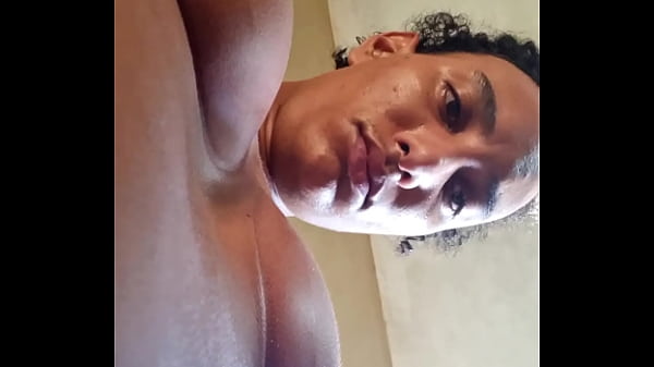 CORPO DE UMA PUTINHA SUBMISSA