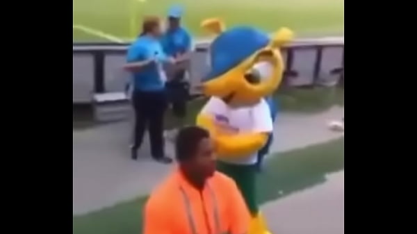 Gay fuleco giving escape