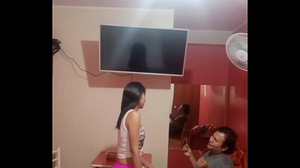 Download Video - Es un peligro cuando dejan al cu&ntilde;ado con las llaves de la casa&comma; mi cu&ntilde;ado entr&oacute; sin avisar&comma; y me avis&oacute; cuando ya estaba dentro de m&iacute;&comma; ouchh dale suave a mi chochito&comma; que rico cu&ntilde;is no pares