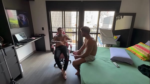 Download Video - Fodendo gostoso meu parceiro de quarto