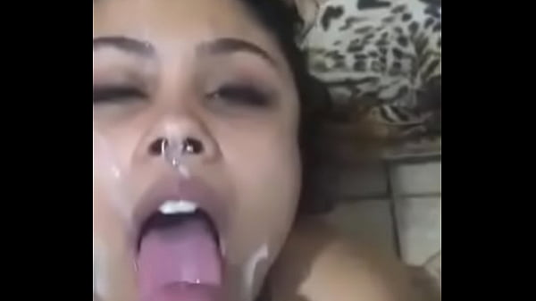 Download Video - Amadora que mostra rosto 01