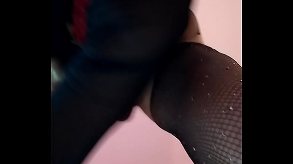 Metiendome juguetes en mi culo y corriendome pa...