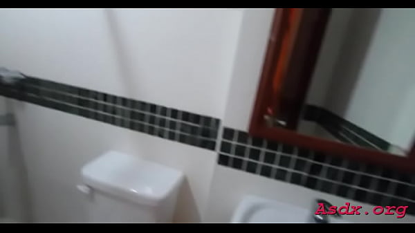 Fille Exotique Sans Vergogne Éjacule Sur Une Énorme Lovestick