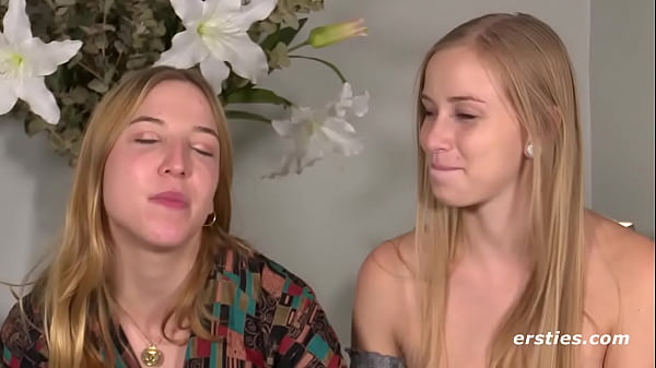 lesbian xxx pussy grinding party