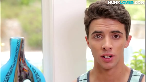 Download Video - Sporty jock toying asshole and jerking his rod