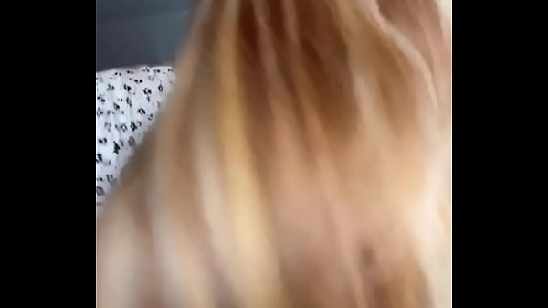 Peituda branca linda