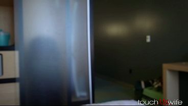 TouchMyWife - 金髪のホットワイフのプールサイドでのナンパ - クロエ・テンプル