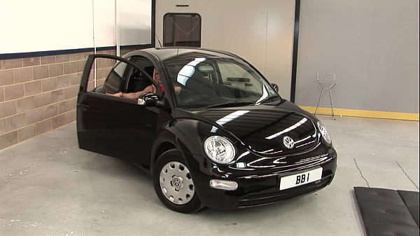 Brunettes Babes Put A Water Bottle In A Blonde's Ass For Hardcore Lesbian Sex